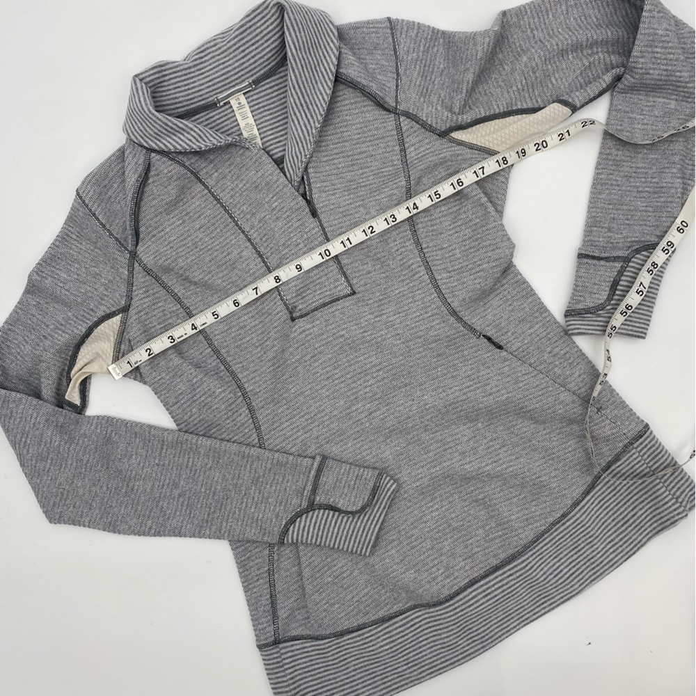 Lululemon Think Fast gray pullover size 10 - Picture 6 of 8